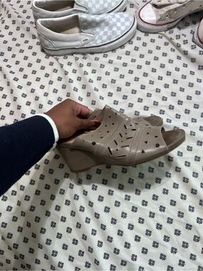 Tan professional wedges